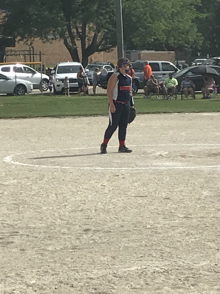 TecFastpitch's tweet photo. More Bronchos working to get better! #abbylibbytourney https://t.co/c7C9BXRhFp