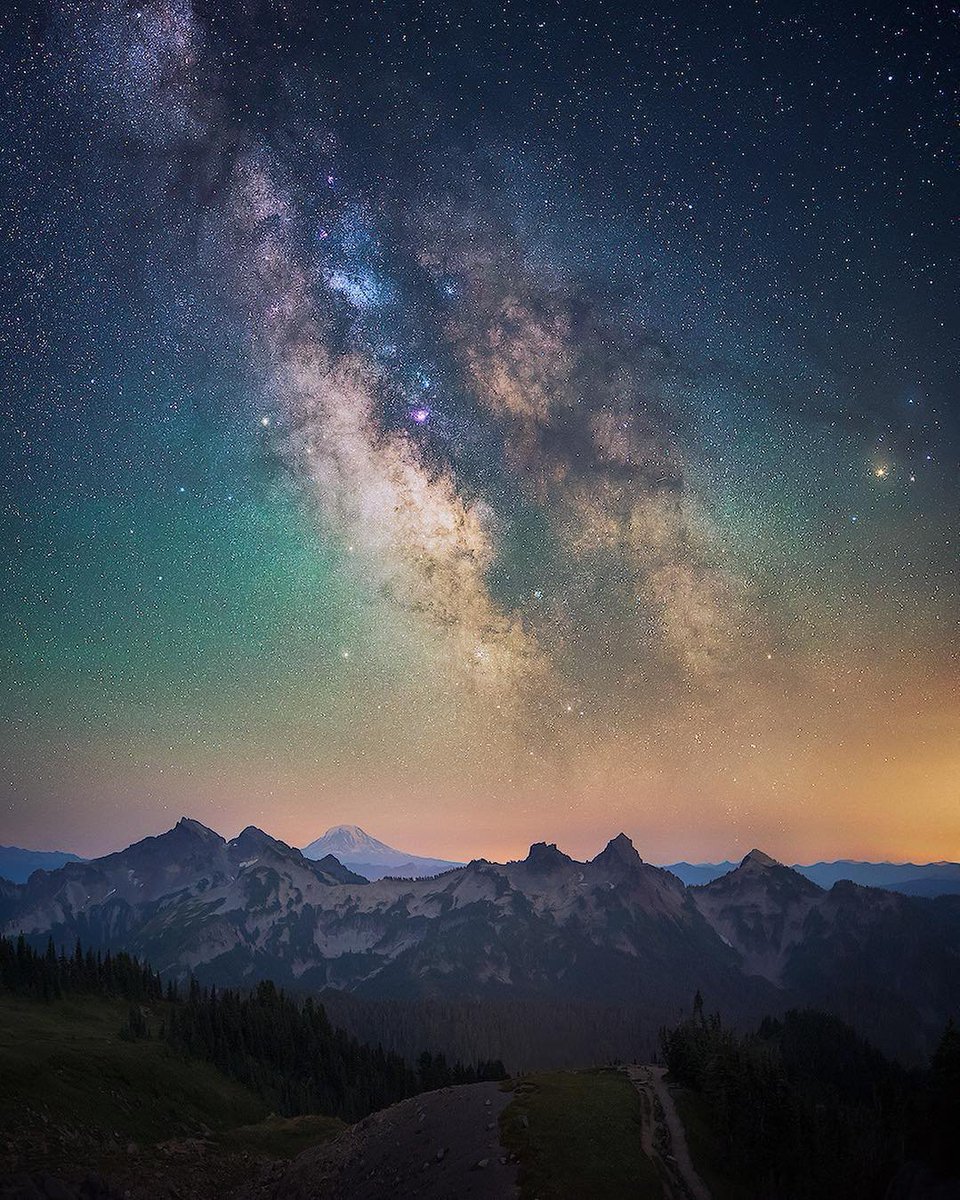 earthescope's tweet photo. Mount Rainier, Washington | Photography by Jason Reynolds https://t.co/tSXktDjwSR