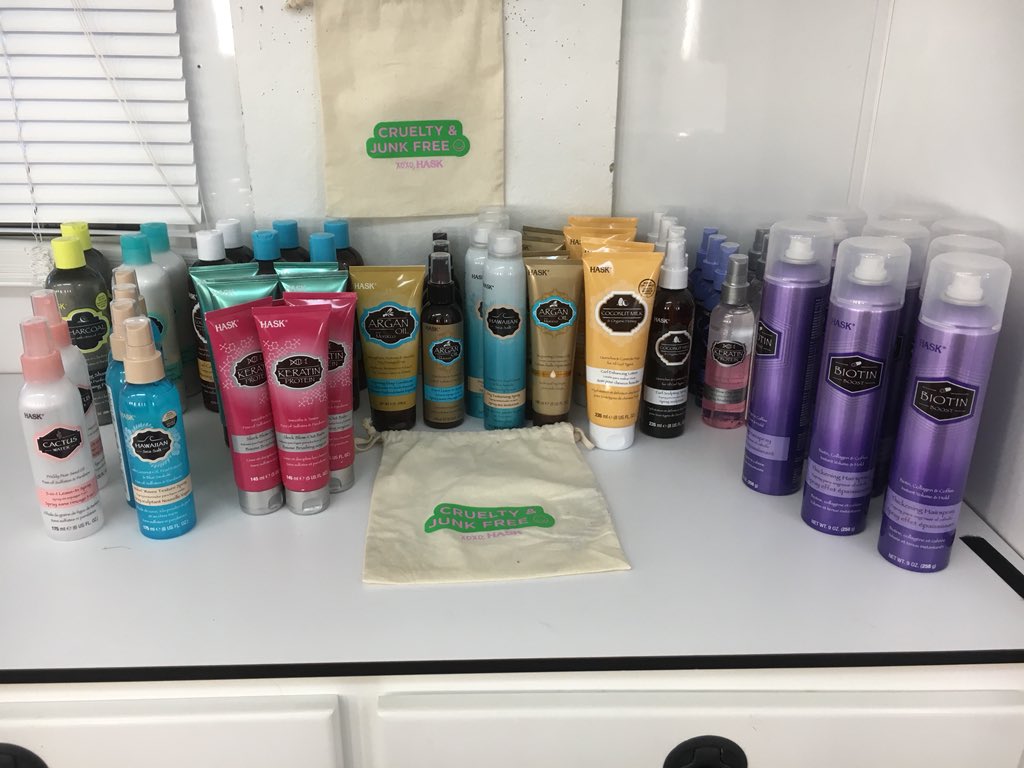 JenStJames's tweet image. A million thanks to the ever generous Hask Haircare #haskhaircare.