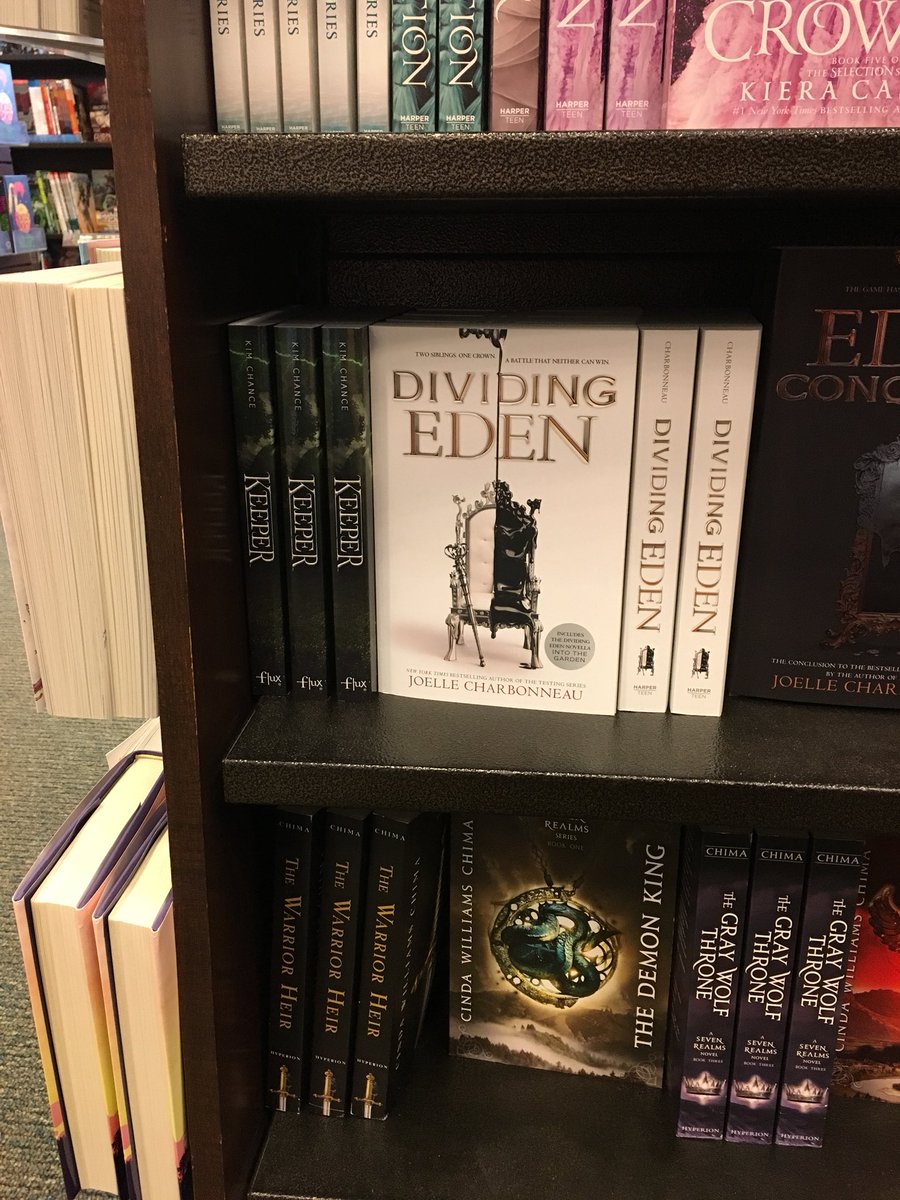 Michaelheine88's tweet photo. @_KimChance Found it.  Sioux Falls, South Dakota B&amp;N.  #KeeperintheWild #Keeper https://t.co/NptAytYyon