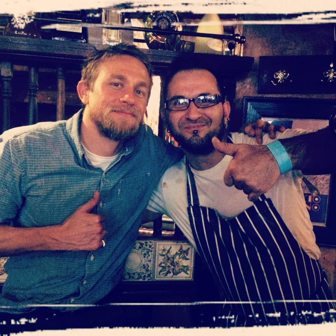 ZheilAgnethe's tweet photo. Behind a successful man is a great woman,I believe that Mummy Jane Hunnam is the reason why Charles grew up as a wonderful man;She taught him to stay grounded  &amp; be humble always.#CharlieHunnam #idealman.😄😍❤😚👅🔥💣💥💦🔱🔝💯🆒🆗☝👍👌👏 https://t.co/anc7wcK8rc