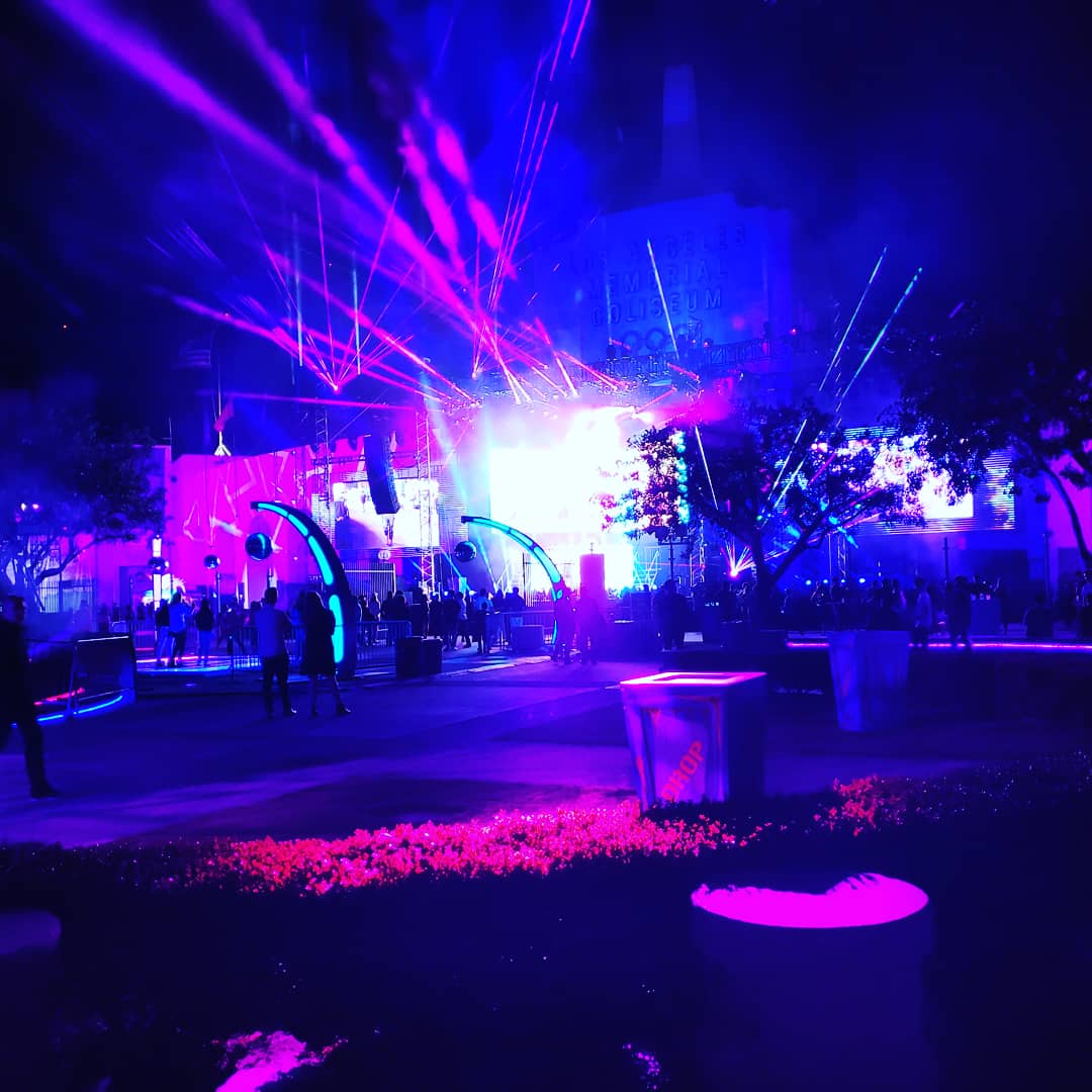 realnerdspice's tweet photo. Even though there were many amazing performers playing at the #fortnitee3 party, such as @marshmellomusic , #logic and @DILLONFRANCIS . The bois spent most of the time hunting down the secret stamps to unlock the giant safe. We did not succeed

#fortnite #e32018  @EpicGames https://t.co/EueGVlt7hT