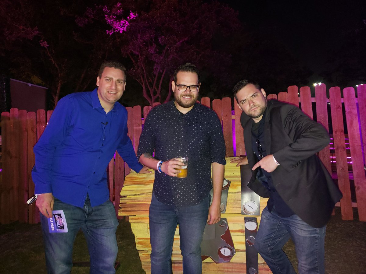 realnerdspice's tweet photo. Even though there were many amazing performers playing at the #fortnitee3 party, such as @marshmellomusic , #logic and @DILLONFRANCIS . The bois spent most of the time hunting down the secret stamps to unlock the giant safe. We did not succeed

#fortnite #e32018  @EpicGames https://t.co/EueGVlt7hT