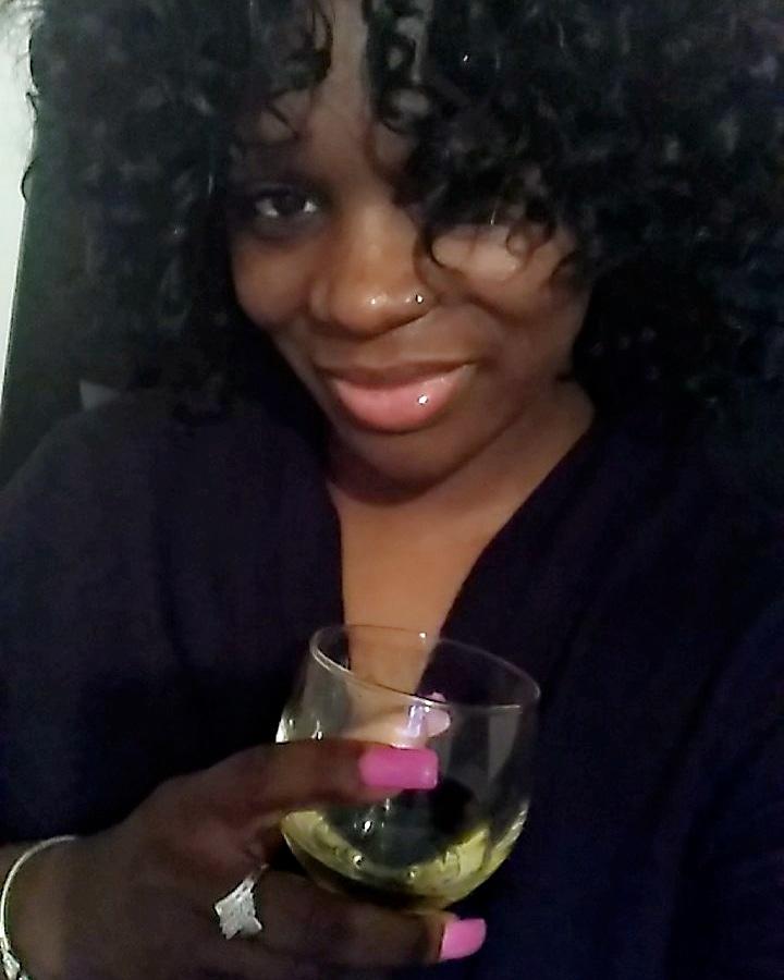 29vixenstyles's tweet photo. Late night confessions💋 (BedTime) is my favorite Time of the day 😘 #Rubdowns  #pleasurableTease #DoTheUnthinkable #unapologetically 💦 https://t.co/WDMpb3JaW5