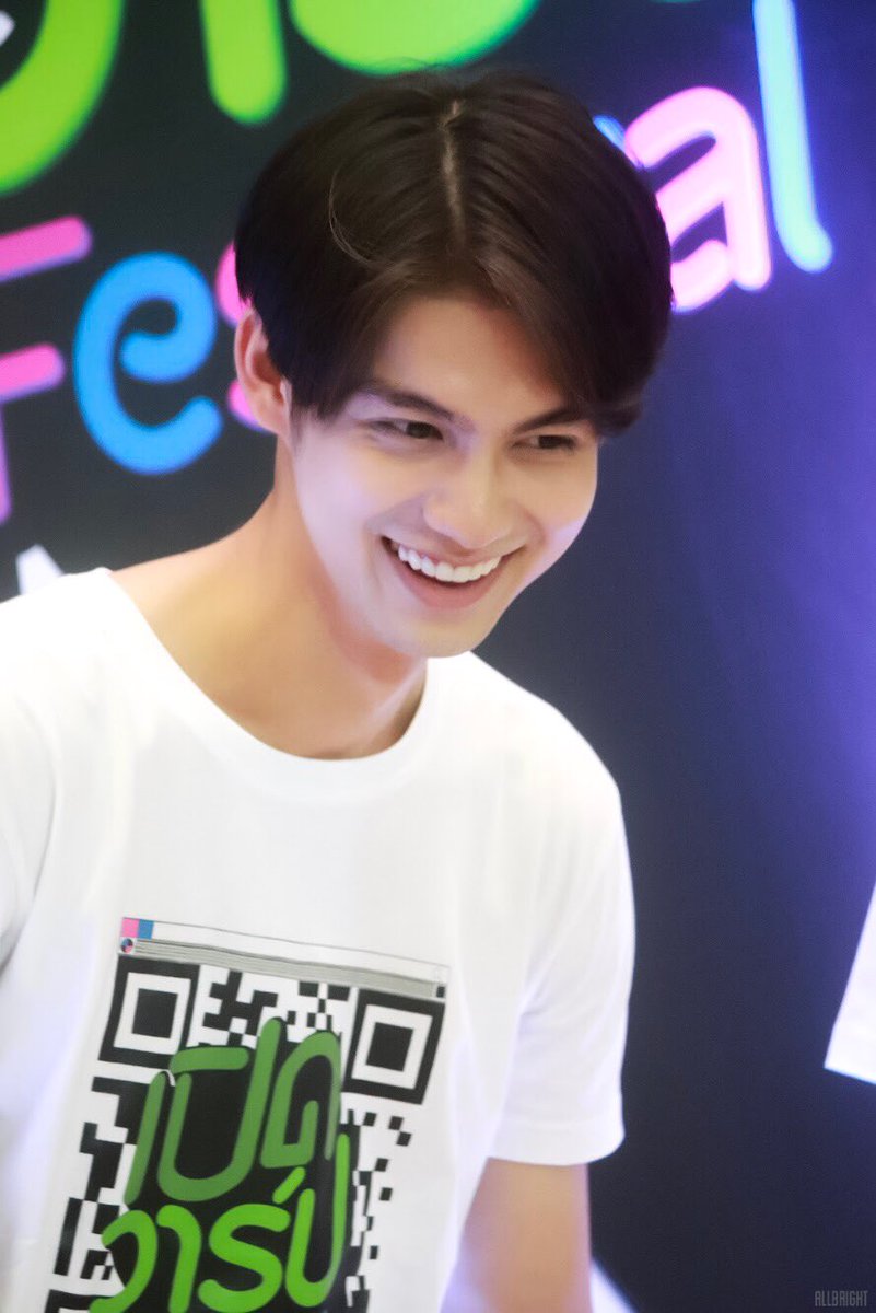 allbright_ofc's tweet photo. ฉันเพียงอยากขอเก็บรอยยิ้มนี้ก่อน รู้ว่ามีความหมายบางอย่าง ขอแค่เราได้นึกถึงเวลานี้~~
@bbrightvc
#bbrightvc #TUSexyBoy #EFM1045 #chill89 #efmchillเปิดวาร์ปfestival https://t.co/OrWQdHsPQi