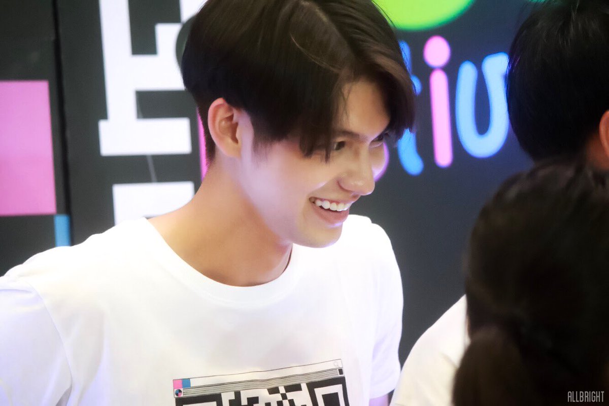 allbright_ofc's tweet photo. ฉันเพียงอยากขอเก็บรอยยิ้มนี้ก่อน รู้ว่ามีความหมายบางอย่าง ขอแค่เราได้นึกถึงเวลานี้~~
@bbrightvc
#bbrightvc #TUSexyBoy #EFM1045 #chill89 #efmchillเปิดวาร์ปfestival https://t.co/OrWQdHsPQi
