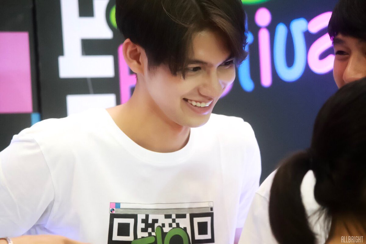 allbright_ofc's tweet photo. ฉันเพียงอยากขอเก็บรอยยิ้มนี้ก่อน รู้ว่ามีความหมายบางอย่าง ขอแค่เราได้นึกถึงเวลานี้~~
@bbrightvc
#bbrightvc #TUSexyBoy #EFM1045 #chill89 #efmchillเปิดวาร์ปfestival https://t.co/OrWQdHsPQi