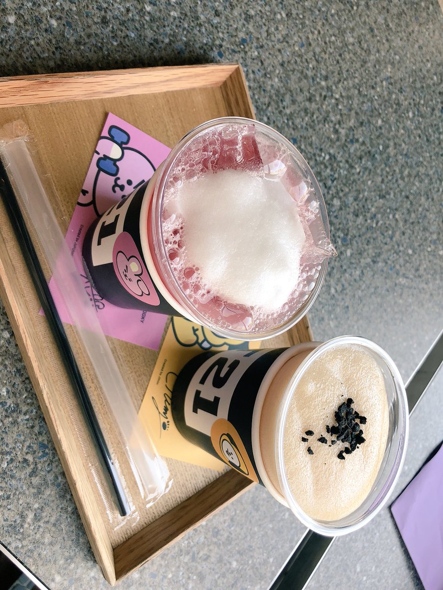 JK901_bts_'s tweet photo. カフェもきたよ〜〜〜🐇 https://t.co/OIgxKl12fr