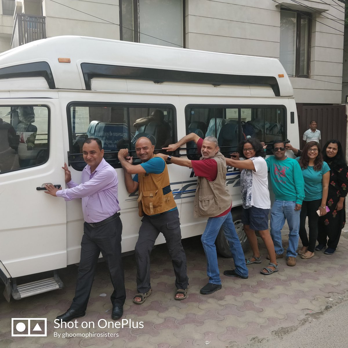 himadrigarg's tweet photo. And we start our week's journey to explore the amazing #Kumaon with @UTDBofficial @IMVoyager @TheTravelure @anamikawrites @swamiupendra @incredibleindia #Bloggerbus #ghoomophirosisters #exploretheunexplored #UttarakhandTourism https://t.co/n8Iy3dpGga