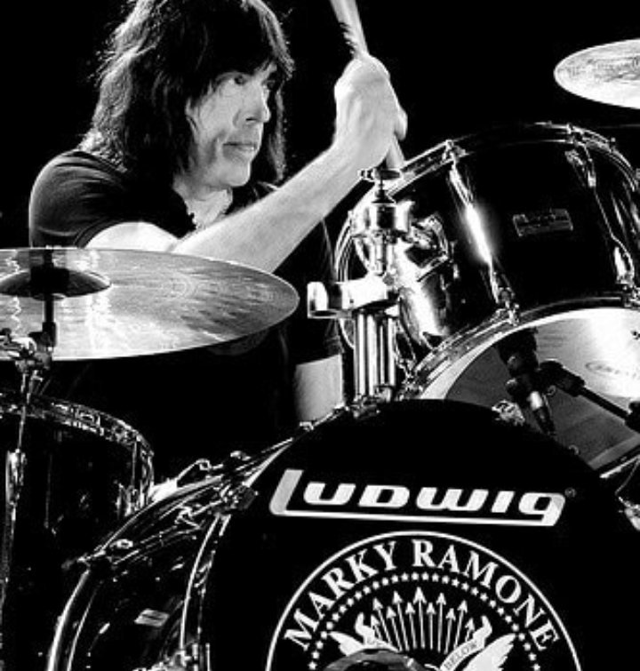 15/07 Happy Birthday Marky Ramone!! In Memoriam of Johnny Thunders & Ian Curtis   