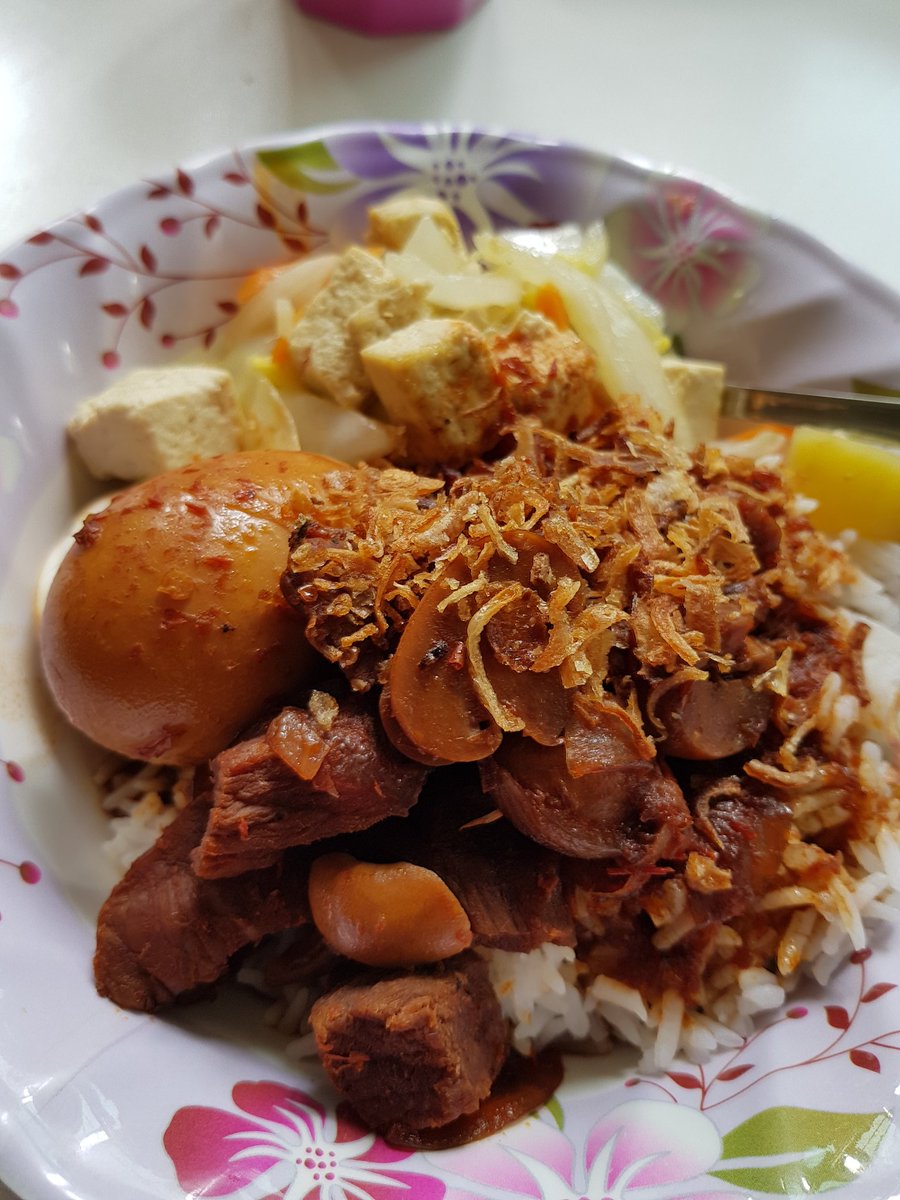 helloriha's tweet image. #weekendchef menu: anything i can find in fridge food. still awesome. black pepper always win.