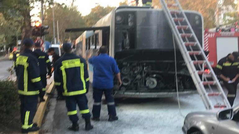 athenstransport's tweet photo. Τους τελευταίους 4 μήνες, 4 λεωφορεία του ΟΑΣΑ (τουλάχιστον) έχουν πάρει φωτιά εν κινήσει. Το τελευταίο την Παρασκευή στην Κηφισιά:

https://t.co/vhaoRY2l3G https://t.co/TRZJXCvfTW