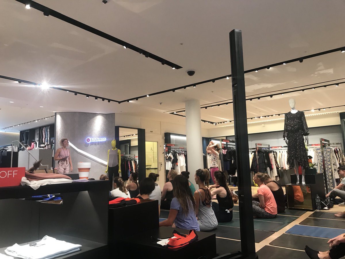 Sunday morning Yoga <a href="/brownthomas/">Brown Thomas</a> with <a href="/LizCostigan/">PositiveFitness</a>