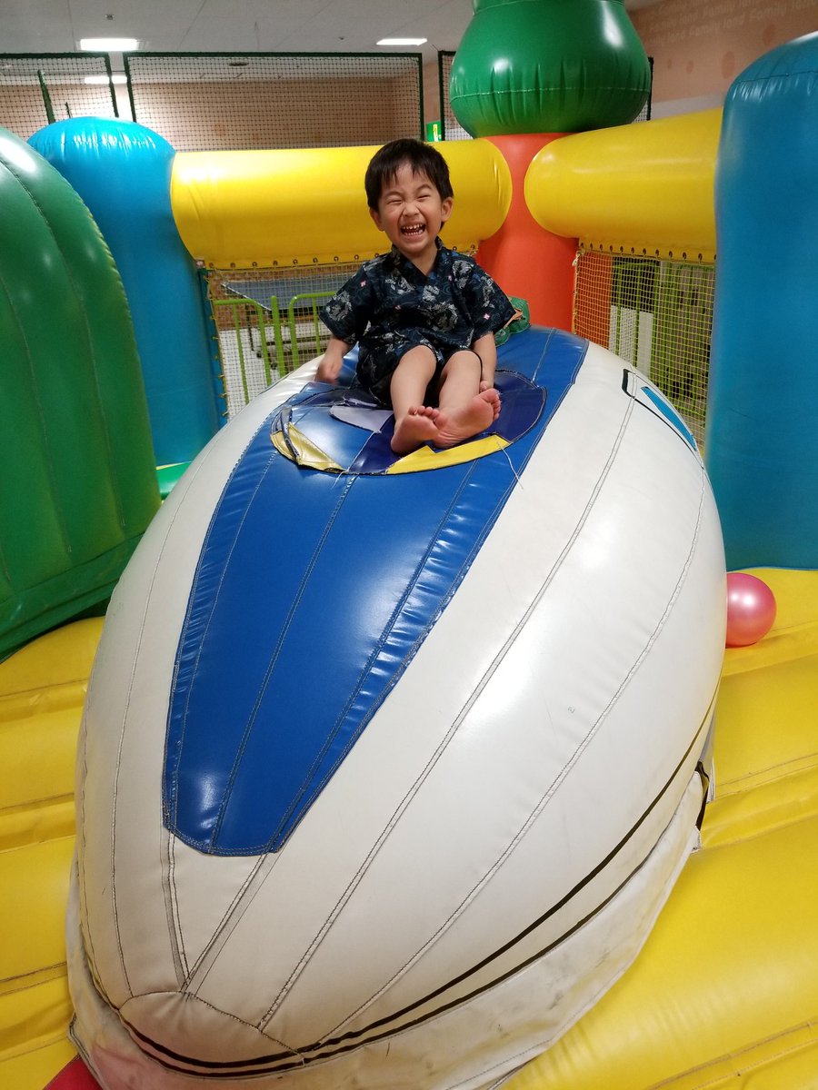 asm_ngs's tweet photo. 七夕祭り行ってきました！
ベイシアの遊ぶとこ、寂れてるけど明日達は楽しんでた😁 https://t.co/VpfxjQqHKJ