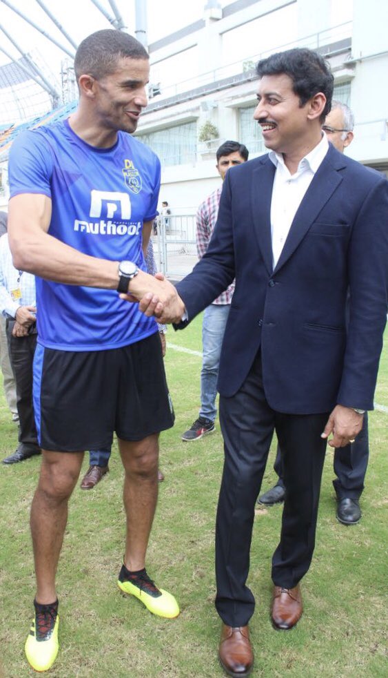 A wonderful interaction earlier today at @SETransstadia, Ahd with <a href="/KeralaBlasters/">Kerala Blasters FC</a>. Good to see their grueling fitness routine. Wishing them all the best for their future endeavors. <a href="/patelishwarsinh/">Ishwarsinh T Patel</a> <a href="/UditSheth/">उदित UDIT</a>
