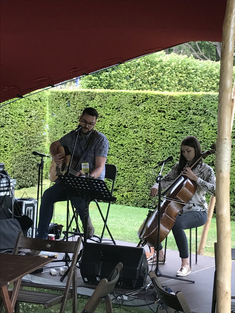eating_ideas's tweet photo. A proper start to my #foodie day out with @IrishFeast_ -listening to @SamGribbenMusic with a cup of @PunjanaTea at @DalriadaFest in @GlenarmCastle #DALFEST18 https://t.co/CmGQzoYWfu