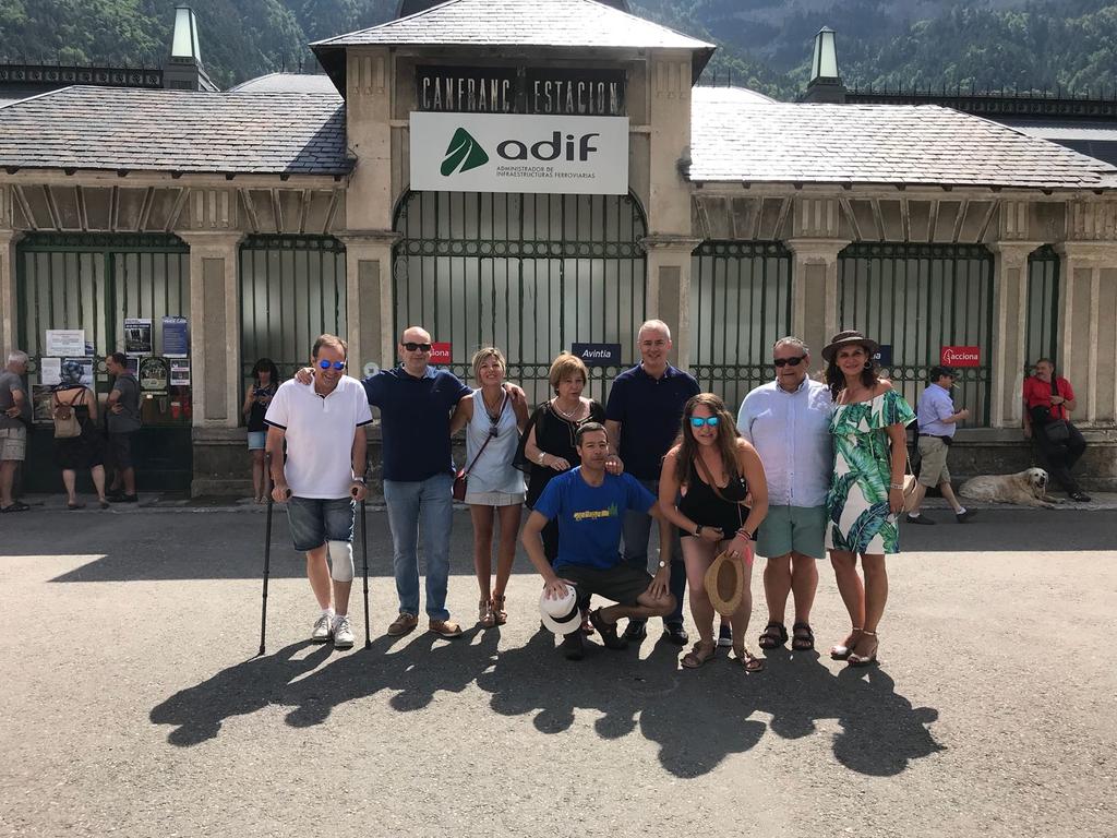 JavierCampoyM's tweet photo. En #Canfranc, en el acto por la reapertura de la estación internacional. Este año con avería incluida del #canfranero. ¡Esto con Rajoy no pasaba!😉
Felicidades a #Crefco por su 25 aniversario. https://t.co/mSqM7xU87m