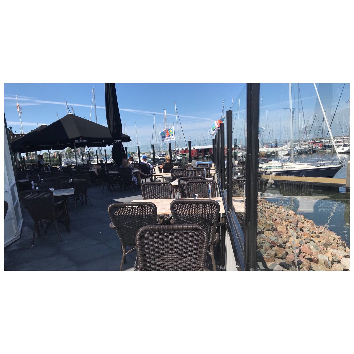 AanUtWater tweet media