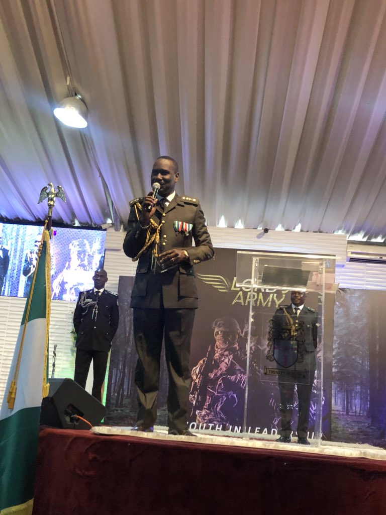 W E N Z I ✨ (@shewenzi) on Twitter photo Presentation of award to the general overseer of <a href="/trinityhouseng/">Trinity House</a> at the #TriuneCentre1stAnniversary #TrinityHouseNG Presentation of award to the general overseer of <a href="/trinityhouseng/">Trinity House</a> at the #TriuneCentre1stAnniversary #TrinityHouseNG