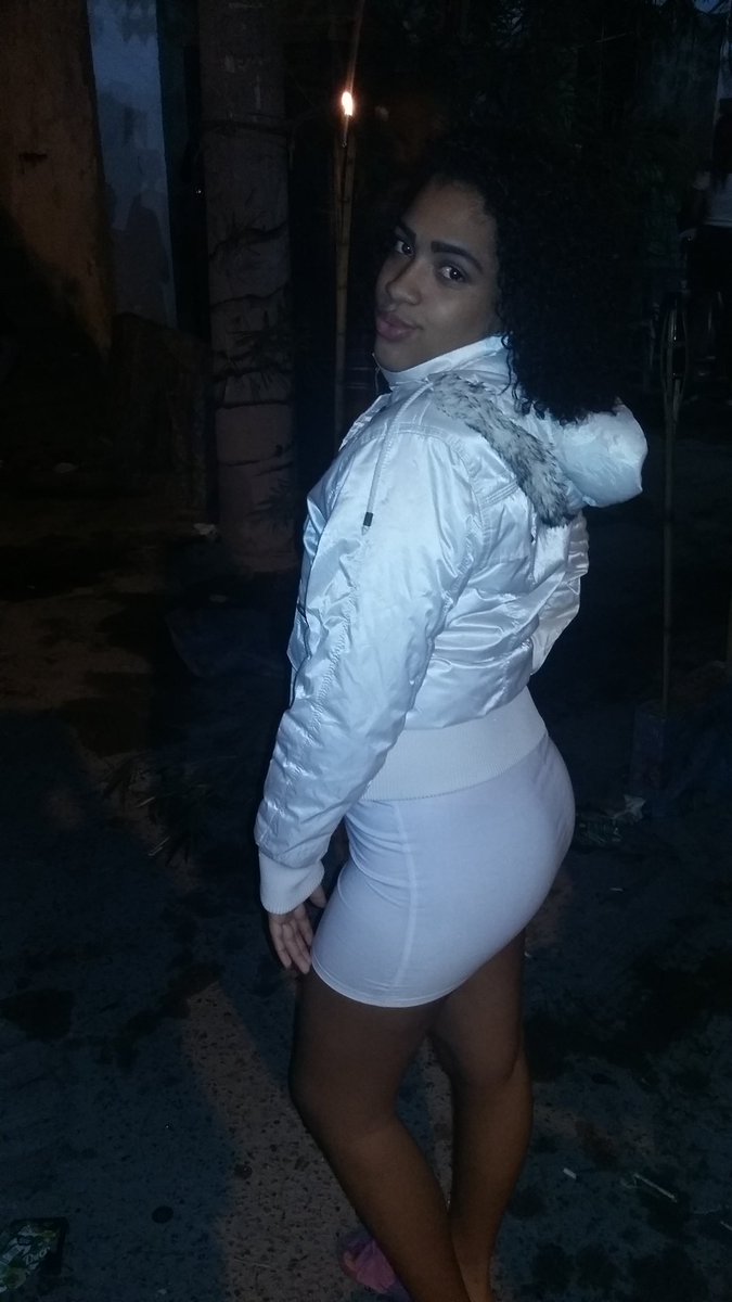 LaryOusadaa's tweet photo. Da em nadinha né aovivo 😙😻 https://t.co/0a4MnumGW2
