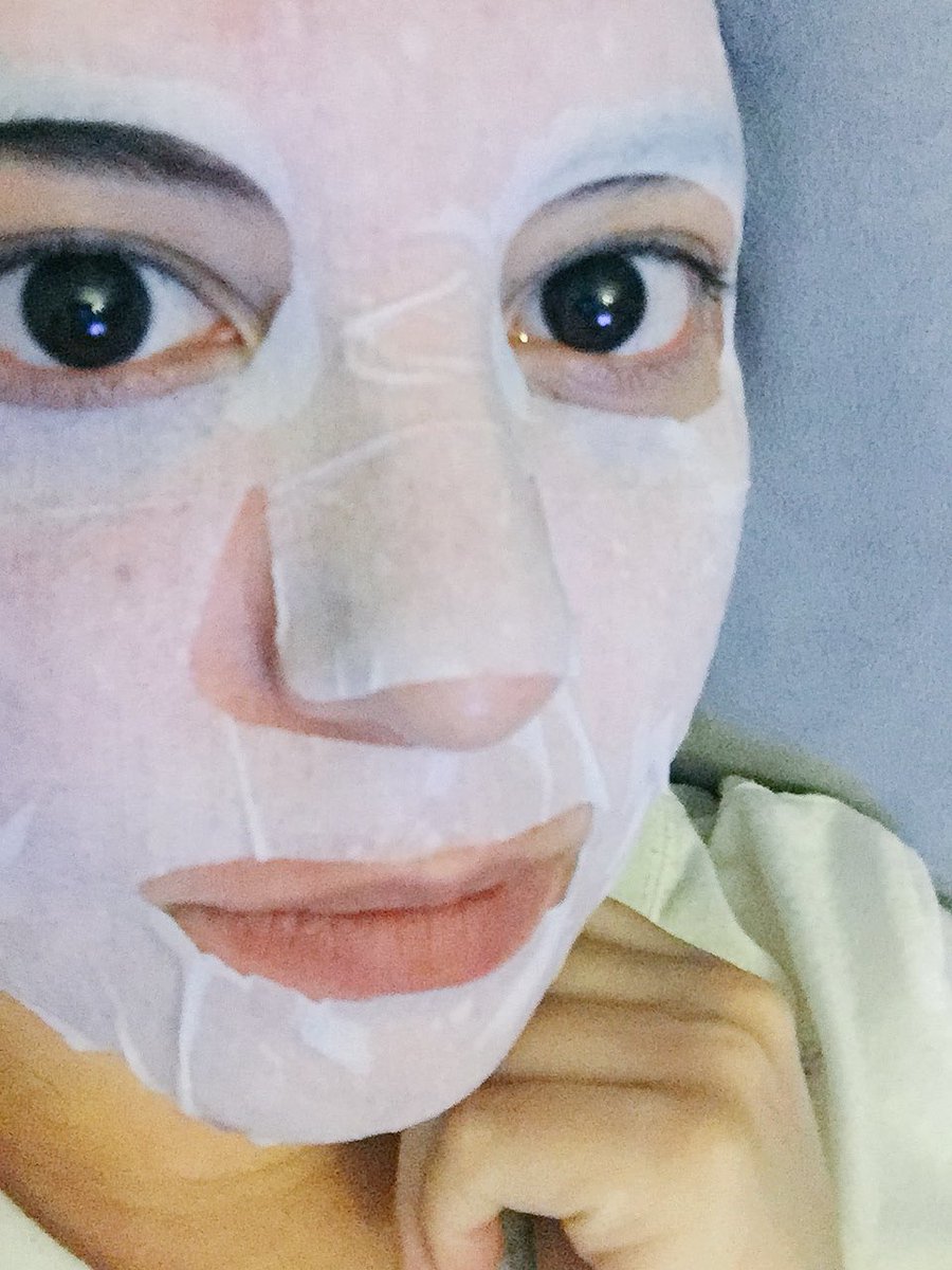 luciatorrero's tweet photo. 3/3 Mascarilla hidratante #EnPose #LaPielQueHabito 😂 
‘Eztoyvizkita’ https://t.co/yeE4ob4gFW