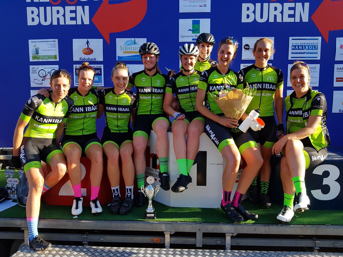 <a href="/sannebouwmeeste/">Sanne Bouwmeester</a> wint de <a href="/rondevklburen/">Rondev.Kloosterburen</a>! En <a href="/jkalsbeek/">Janieke</a> neemt de leidersprijs mee naar huis! 

Finish foto: #dvhn <a href="/RudieOttens/">Rudie Ottens</a>.