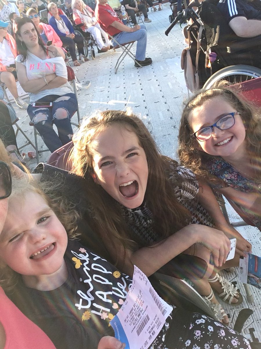 njsam12's tweet photo. @Palomafaith amazing to see my girls so happy last night, especially the youngest loved dancing to your music. You have made fantastic memories for us! Admire you making the effort to come over to us in the disabled bit! #amazing#thankyou#memories. @njandrews1987 #palomafaith xxx https://t.co/YsIi7cdjIe