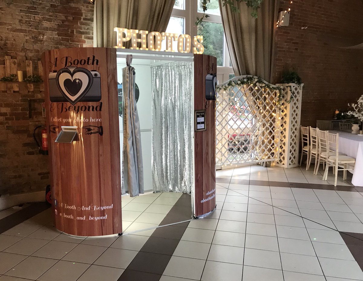 aboothandbeyond's tweet photo. Our booth looking all pretty at Elsham Hall last night ❤️#elshamhallweddings #bridebeautiful #brigg #grimsby #grimsbytown #grimsbyisgreat #grimsbyphotobooth  #northeastlincolnshire #lincolnshire #lincolnshirecoast #lincolnshirewedding #lincolnshireweddings https://t.co/El0uOFXHye
