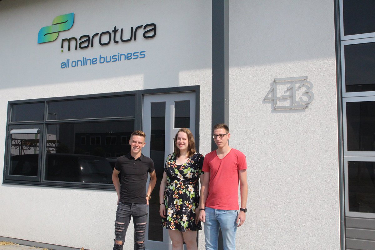 Vandaag is het #WereldJongeTalentendag! Deze dag is door de VN in het leven geroepen om meer aandacht voor de talenten van jongeren te vragen, aangezien er vaak een hoge werkloosheid onder jongeren heerst. We geven jongeren graag een kans. Lees snel meer: ow.ly/beej30kStpF