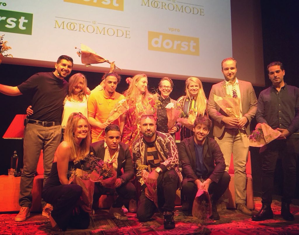 vanbeukering's tweet photo. Première #Mocromode was een eclatant succes! Vanavond op tv: VPRO Dorst, NPO 3, 23.30uur. Of kijk het op https://t.co/s2SBm38QTR. Duurt maar 25 minuutjes. https://t.co/x4Jl19YZ71