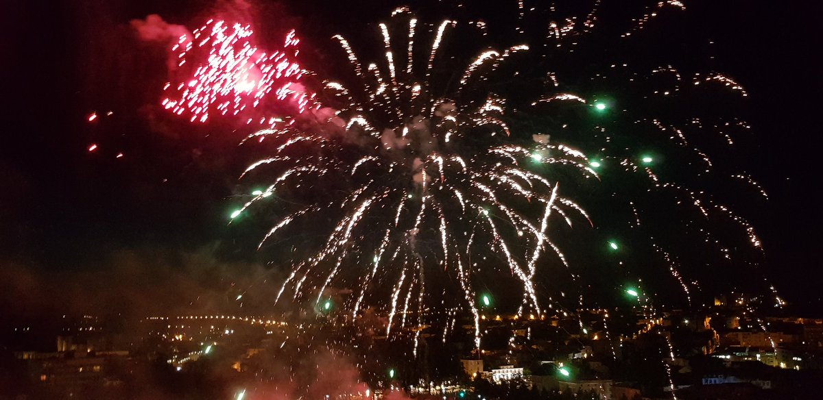 Hier soir a eu lieu notre AG festive estivale. Au programme : bonne humeur, fous rires, anecdotes et intronisation d'<a href="/antho35/">Anthony REPESSE</a> sous le feu d'artifices du #14juillet. Quelle chance ! 😊😊