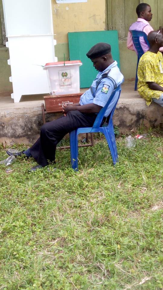 iameneji's tweet photo. I cannot come and kill myself when somebody who's comfortably watching #Russia2018WorldCup in Govt House is busy shouting #IAmInPains

#EkitiDecides2018 https://t.co/3u5z04usIr