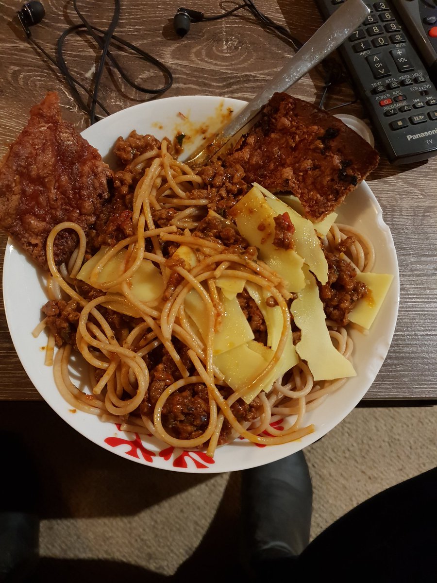eLizFrazer's tweet photo. @GordonRamsay Wholemeal spag Bol with last night's garlic pizza and sliced "tasty" cheese. Thoughts? https://t.co/v1DVPBpyKi