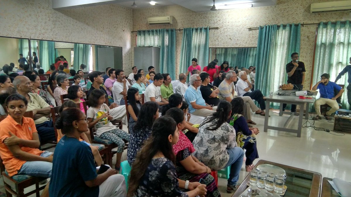 vikrantxmalik's tweet photo. Chai par charcha -2 along with signoff on the pledge to
#BeatPlasticPollution
#IwillSayNoToSingleUsePlastic
Hewo Apartments Part 1 residents r committed to a 100% waste #AlagKaro society by Aug 1st, & kick-start utilization of #sec56 @MunCorpGurugram composting site https://t.co/2t7YiD4WPc
