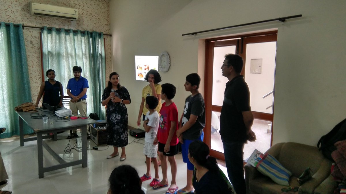 vikrantxmalik's tweet photo. Chai par charcha -2 along with signoff on the pledge to
#BeatPlasticPollution
#IwillSayNoToSingleUsePlastic
Hewo Apartments Part 1 residents r committed to a 100% waste #AlagKaro society by Aug 1st, & kick-start utilization of #sec56 @MunCorpGurugram composting site https://t.co/2t7YiD4WPc