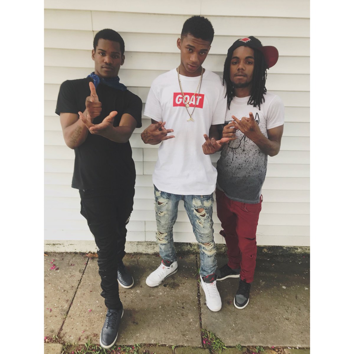 lareckless17's tweet photo. Fw dem reckless niggas bitch we get it popin💯💸 #ripchev🙏🏾#ripjayy🙏🏾 https://t.co/4dpk71ccMs