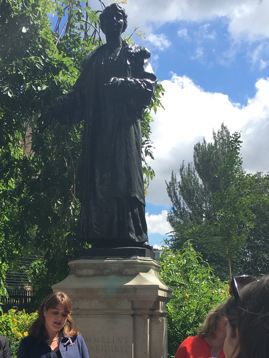 AlexiaRoe's tweet photo. Happy Birthday #EmmelinePankhurst.  
Looking forward to the @cwowomen annual wreath laying to celebrate this Wednesday and seeing all the photos of the brilliant #PankhurstParties taking place this weekend.💚💜 https://t.co/hKR6LLYGDY