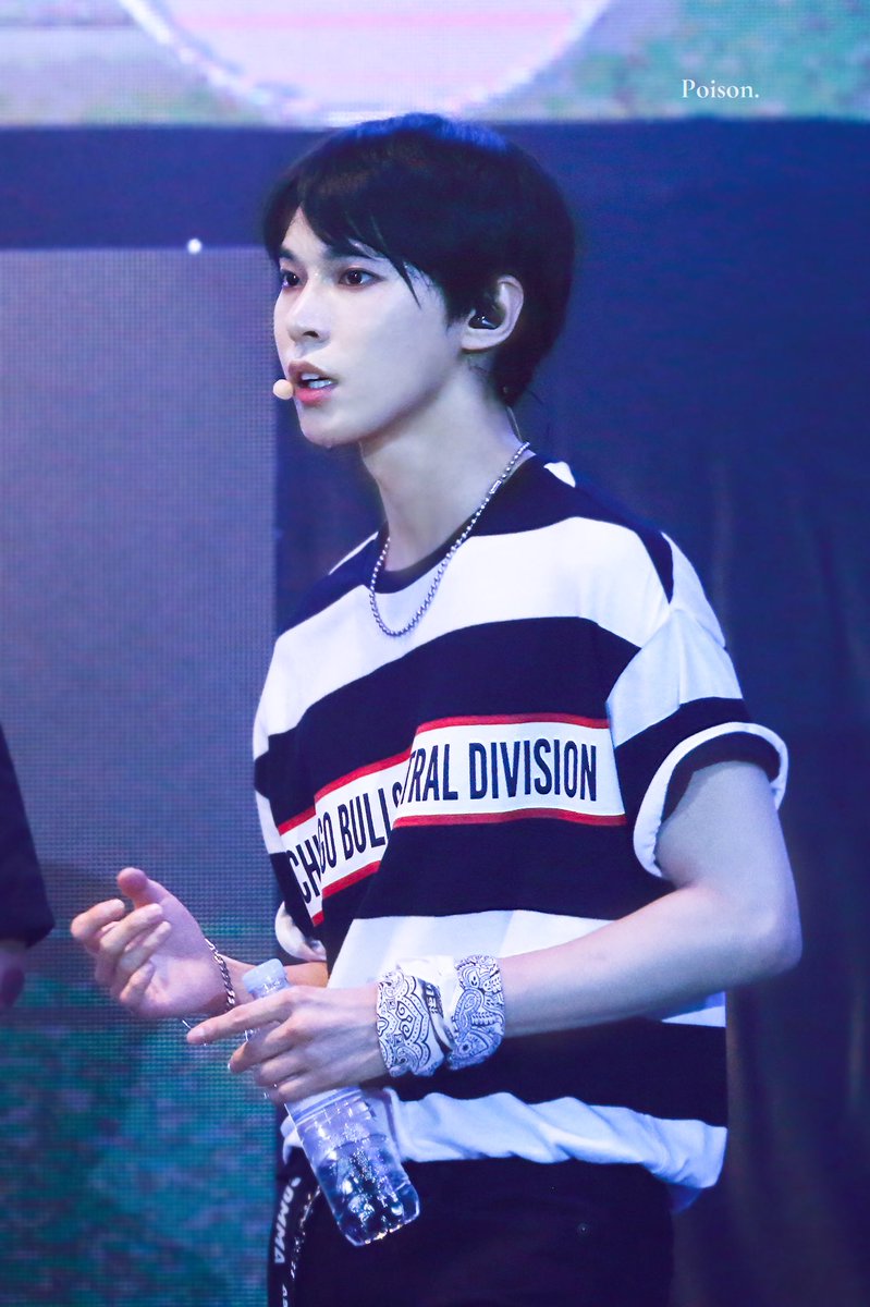 Poison_dy's tweet photo. 180714 NBA🕺🏻
#도영 #DOYOUNG #NCT_127 https://t.co/CXC5bp7WkA