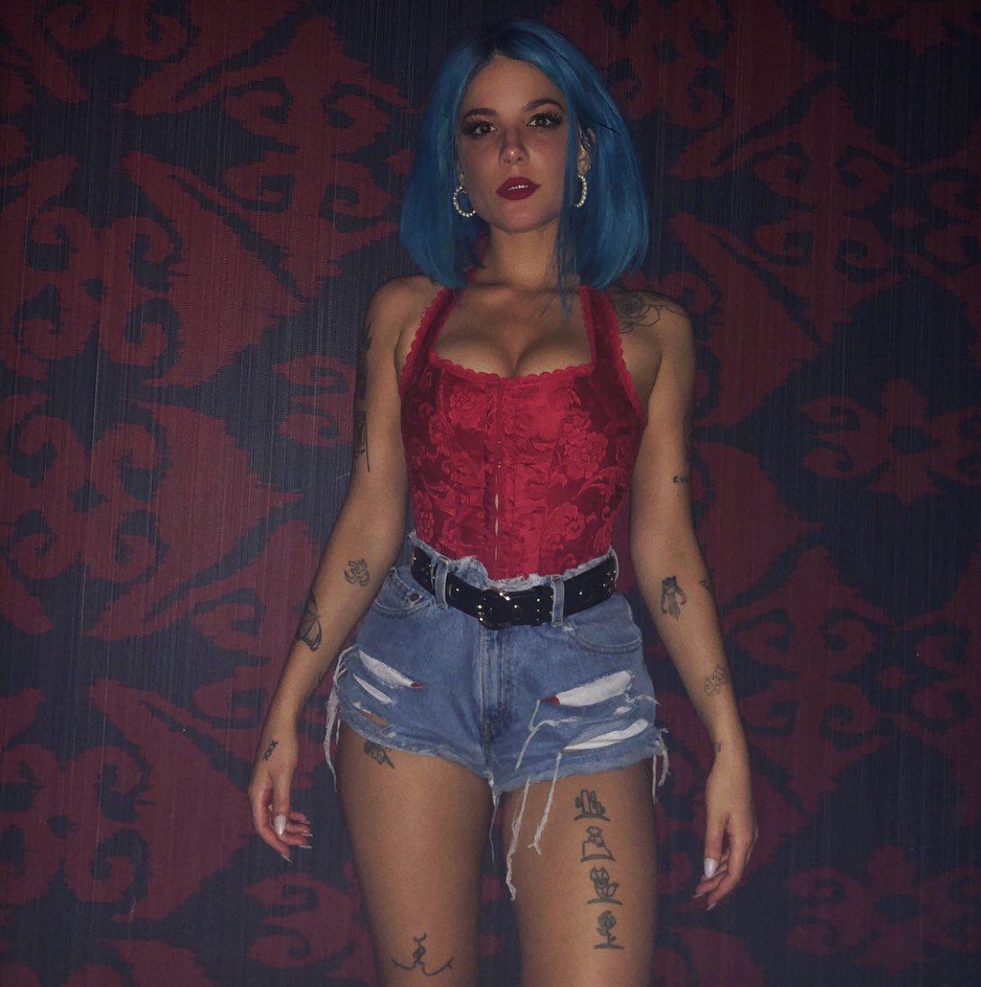 halsey's tweet photo. Hometown. ♥️♣️♦️♠️ https://t.co/leTMb0UiLi