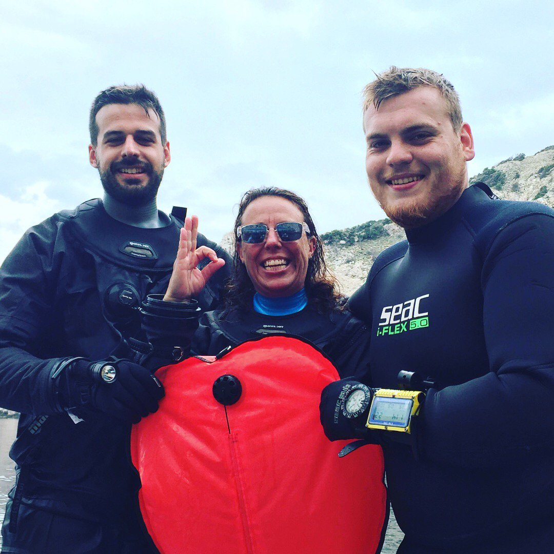 Enjoying the SSI search and recovery specialty course!! Good job guys! #divessi #holidays #summer #rabisland #diving #divingisfun #divingcourse #krondiving #croatia  @ Kron Diving