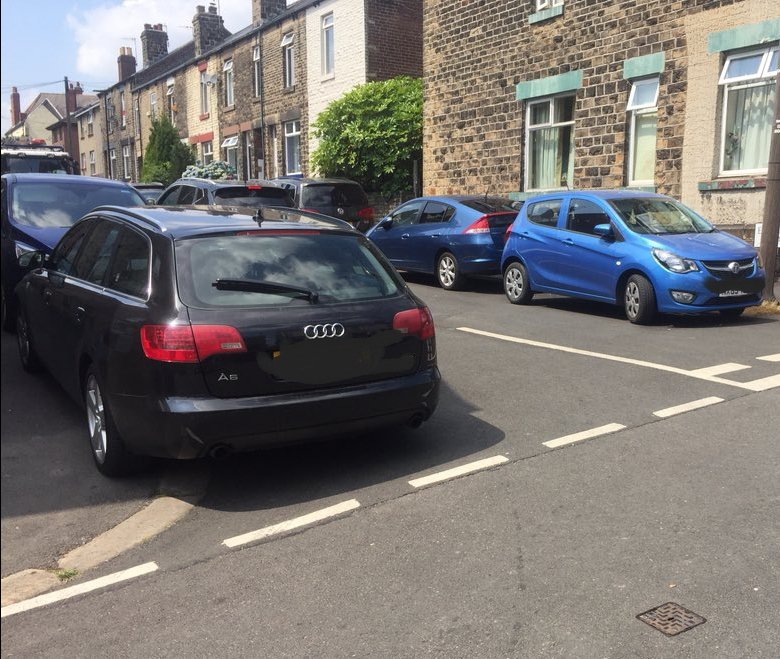 SYFR's tweet photo. Please park responsibly and avoid parking on junctions. 

Rivelin firefighters sent us a picture of this road in Sheffield yesterday, which they found it difficult to get their fire engine down for just that reason.

#INeedMySpace https://t.co/LiT44LyGWN