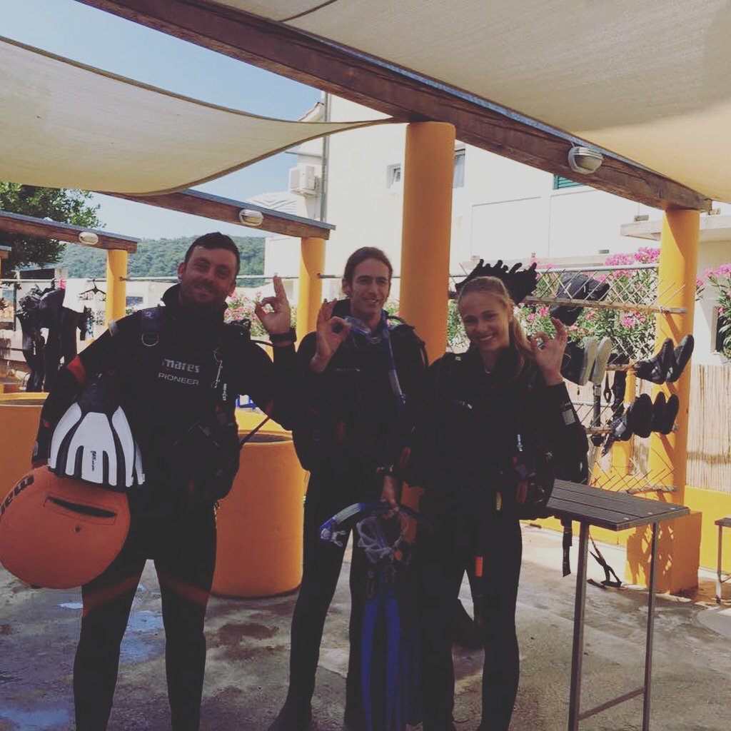 KronDiving's tweet photo. So much fun with the SSI basic diver!! 😊 #krondiving #rabisland #croatia #diving #fun #holidays #maresjustaddwater #divessi #divingisfun @ Kron Diving https://t.co/d62rjjUGQF