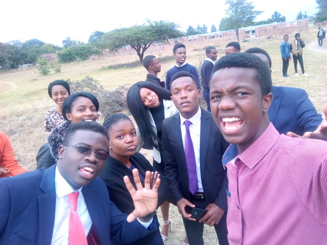 makosamunyaa's tweet image. ♡° #ezc