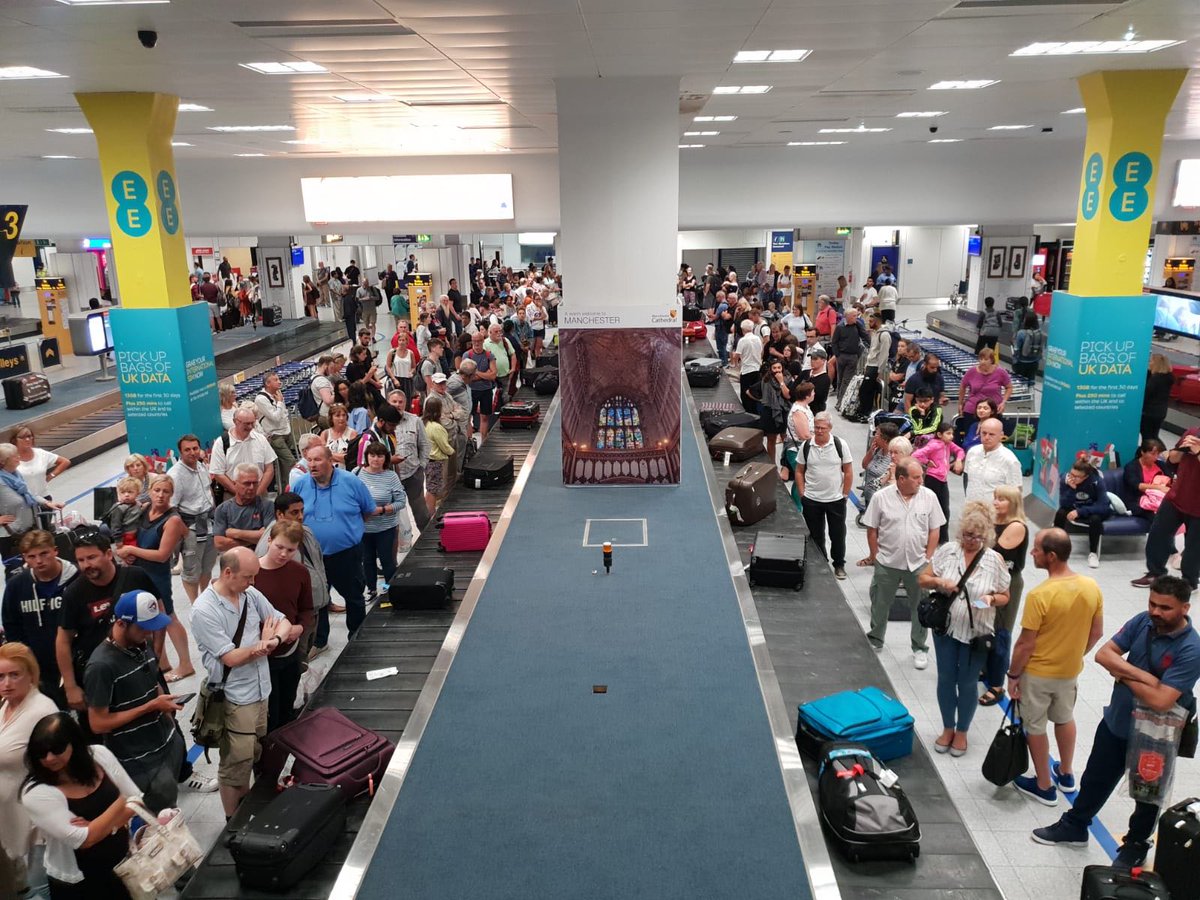 viverarma's tweet photo. Absolute chaos at Manchester airport, stood on the runway an hour after we landed waiting for a bus to the terminal! Now 50 mins waiting for the cases!! Shame on you @manairport https://t.co/kyoiR5i3kZ