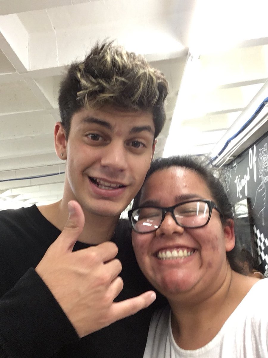 Woahitsbrycee's tweet photo. Wow this was the best day ever I reunited with @BryceHall and I finally saw @edtertaining and @ItsNickBean best day ever !!! I couldn’t get a picture with nick but next time I will :) I love you guys so much #brycehall #edtertaining #nickbean ❤️❤️ https://t.co/piJYpjvwjL