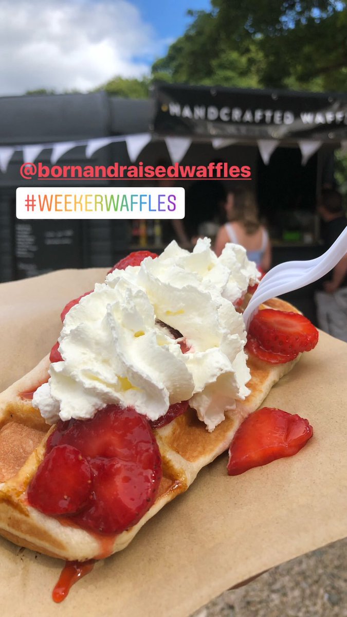belfastbites1's tweet photo. Great day at #Dalriadafestival @GlenarmCastle trying out the best of local food! #DALFEST18 @Food_NI https://t.co/OEYQQzZK3d