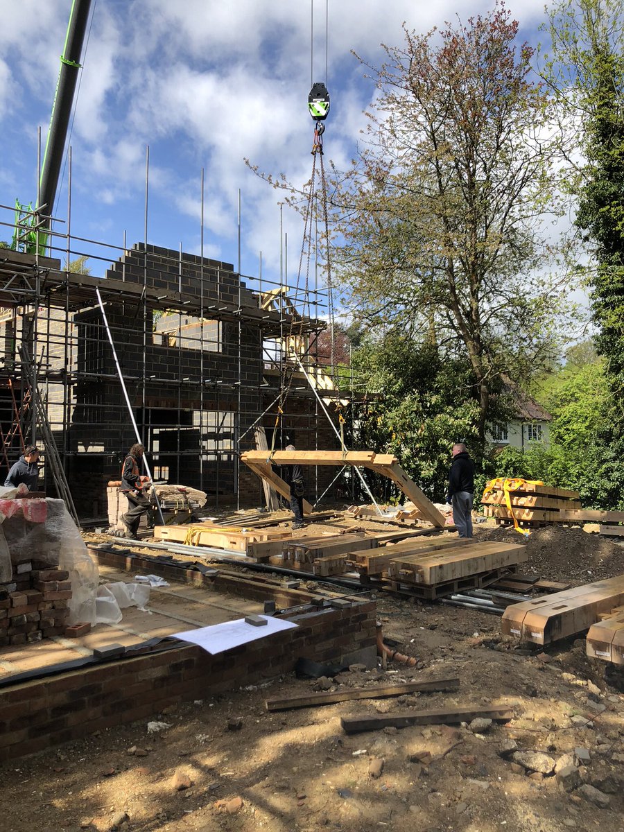 DistinctLtd's tweet photo. Chorleywood project- oak frame work being installed!! https://t.co/QkmGUuMbhG