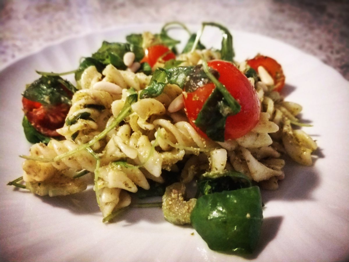 Loge_10's tweet photo. A healthy pasta salad for all the cyclist we catered the last few weeks in Austria, Italy and France #cooking #catering #pasta #salad https://t.co/09lqwuB36k