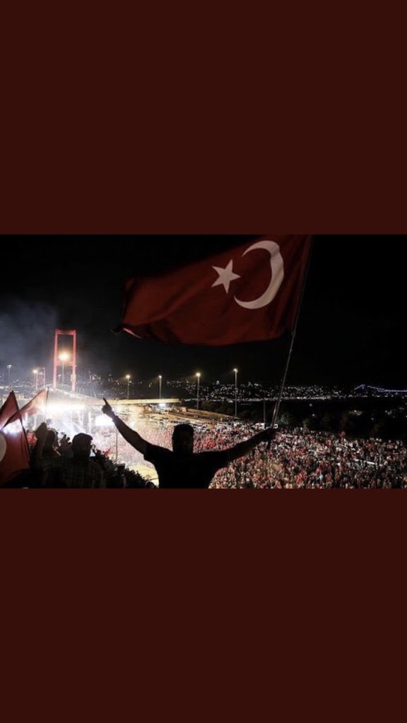 mr_ekoo's tweet photo. Yüce rabbim ülkemizde birlik ve beraberliği bozmak isteyenlere fırsat vermesin inşaallah.. 15 Temmuz’da şehit olanlara rahmet ve minnetle..🙏🏻🇹🇷 https://t.co/BltUYLv5fj