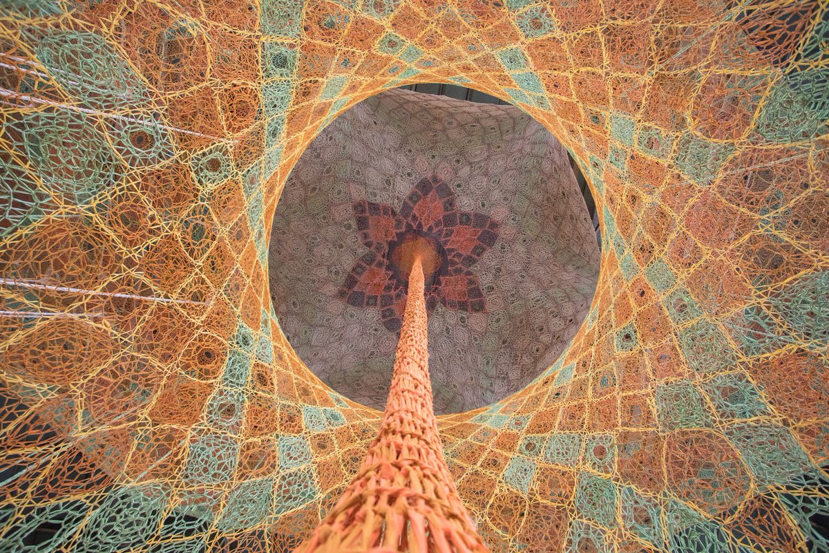 MySwitzerlandES's tweet photo. Un #arbol en medio de la #estación. Hasta el 29 de julio el artista brasileño #Ernesto #Neto nos asombra en la estación central de @visitzurich con su gigante obra #GaiaMotherTree. https://t.co/gVl4pvvYNl https://t.co/kXsTl1mjOj